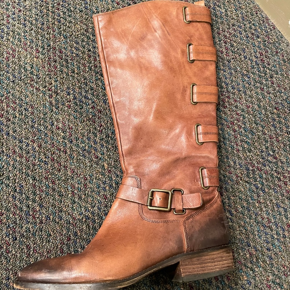 Brown boots